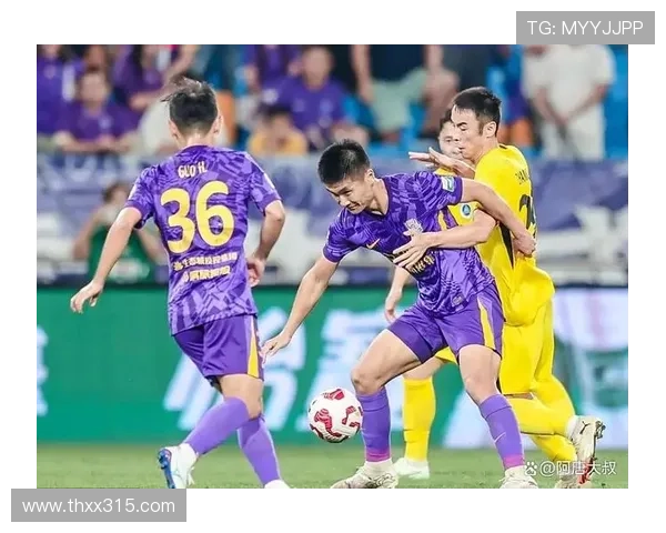 中国足球联赛迎来新赛季 强强对决与新星崭露头角精彩纷呈